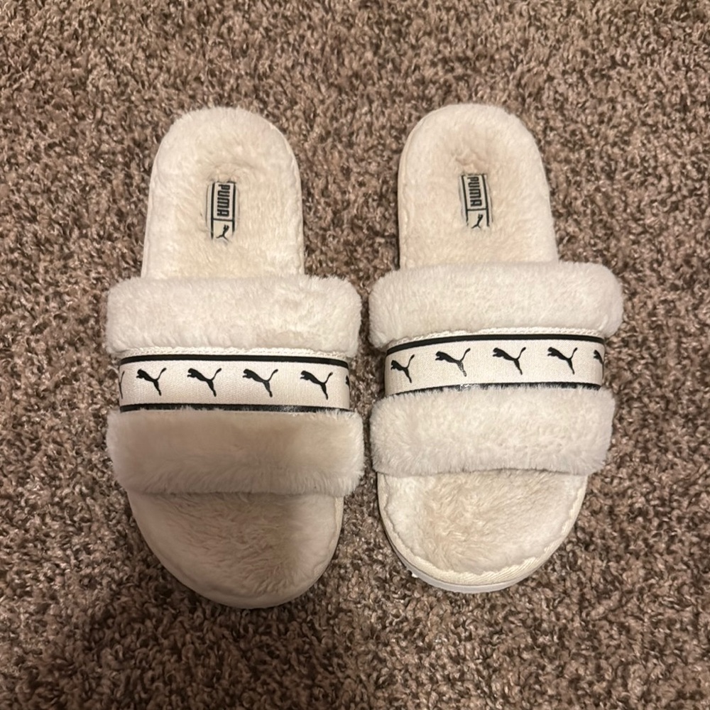 Puma Fuzzy White Slides